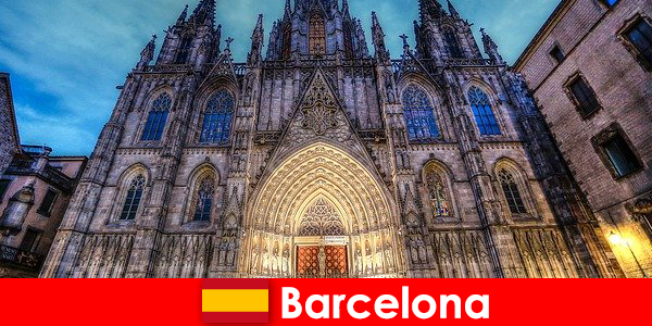 बार्सिलोना सदियों पुरानी संस्कृति की गवाही के साथ हर मेहमान को प्रेरित करती है