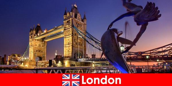 लंदन एक आधुनिक महंगी अपनी परंपराओं के लिए जाना जाता राजधानी