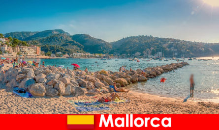 विश्व प्रसिद्ध पार्टी मील और सुंदर समुद्र तटों के साथ मलोरका
