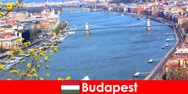 हंगरी में बुडापेस्ट स्नान और कल्याण छुट्टियों के लिए एक लोकप्रिय यात्रा टिप