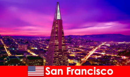 सैन फ्रांसिस्को आप्रवासियों के लिए एक जीवंत सांस्कृतिक और आर्थिक केंद्र