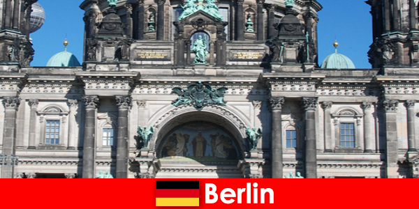 कोविड 19 के बावजूद बर्लिन दुनिया भर से नए पर्यटकों को आकर्षित करती है