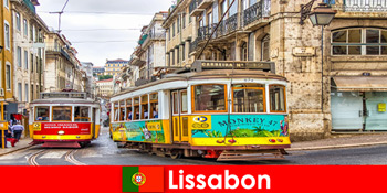 सांस्कृतिक यात्रियों के लिए पुरानी यादों के स्पर्श के साथ लिस्बन पुर्तगाल की ऐतिहासिक सड़कों