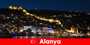 झुंड Alanya तुर्की में पर्यटकों के लिए सस्ती उड़ानें और होटल