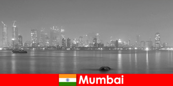 मुंबई भारत में बड़े शहर स्वभाव में चमत्कार करने के लिए विविधता के साथ विदेशी पर्यटकों के लिए