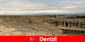डेनिज़ली तुर्की पवित्र स्थानों के लिए रुचि रखने वालों के लिए बहु-दिवसीय पर्यटन प्रदान करता है
