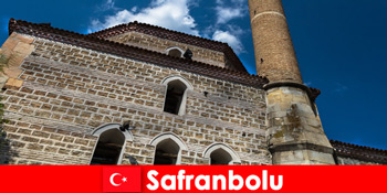 सैफरानबोलू तुर्की में अजनबियों के लिए ऐतिहासिक इतिहास पर हाथ