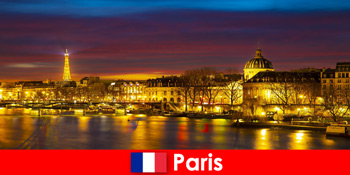 पेरिस फ्रांस में मनोरंजन मील पर स्नातक के लिए यात्रा