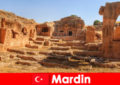पुराने मठों और चर्चों मार्डिन तुर्की में अजनबियों के लिए स्पर्श करने के लिए
