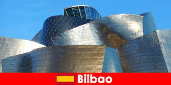 अंदरूनी सूत्र टिप बिलबाओ स्पेन युवा यात्रियों के लिए आधुनिक शहरी संस्कृति प्रदान करता है