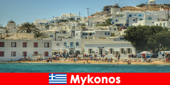 Mykonos के सफेद शहर ग्रीस में कई विदेशियों के सपने का गंतव्य है