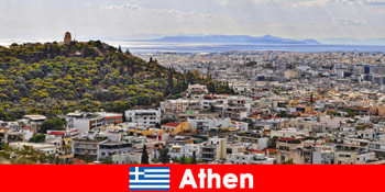 ग्रीस में एथेंस यात्रियों के लिए सबसे सुंदर इमारतों के साथ शहर है