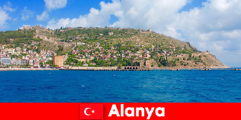 तैराकी के लिए सही भूमध्य जलवायु के साथ Alanya तुर्की में छुट्टी